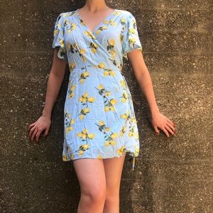 Baby blue & yellow lemon mini wrap dress 🧚🏻‍♂️✨
